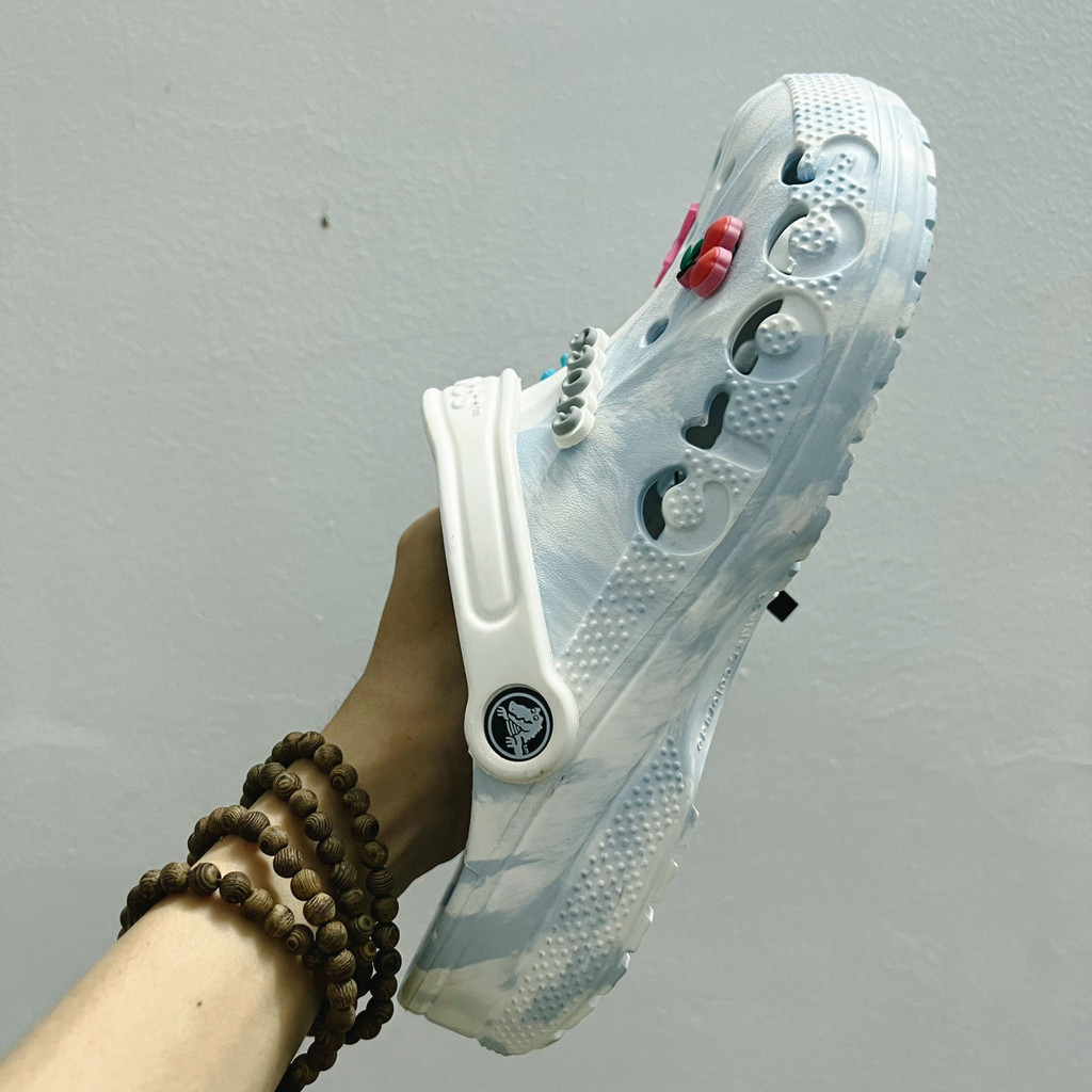 Dép crocs chính hãng mẫu baya clog màu xanh da trời BCSXDT, có tặng kèm sticker trang trí, hàng chính hãng lỗi nhẹ