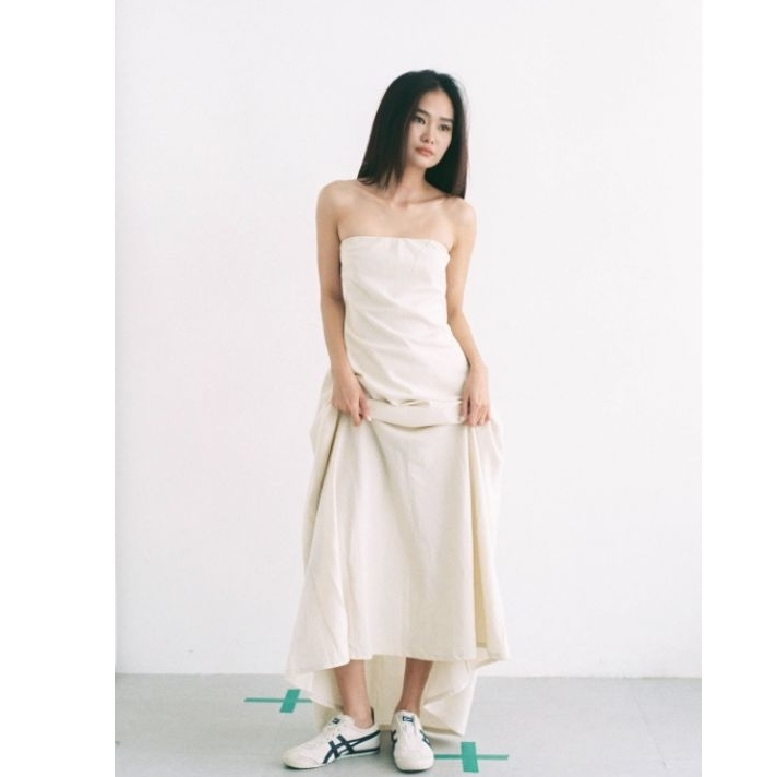 OLALASTUDIO Đầm quây maxi linen màu trắng kem Rapuzel Maxi Dress