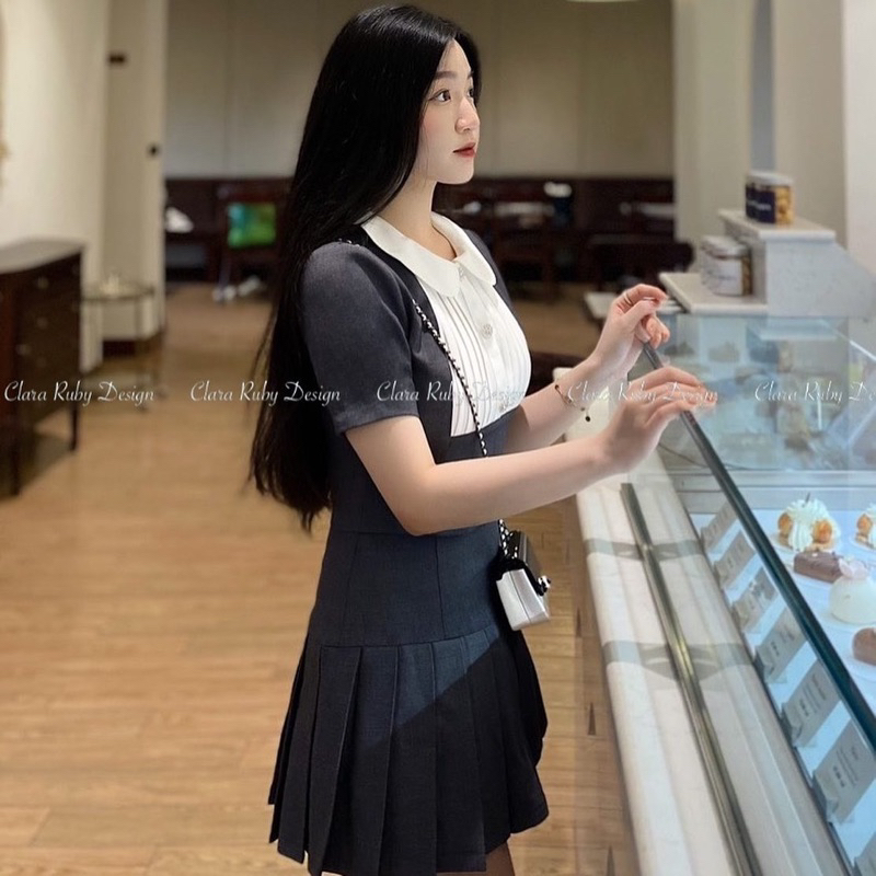 𝑮𝒓𝒆𝒚 𝒔𝒉𝒊𝒓𝒕 áo phối cổ sen và chân váy xếp ly🤍 Hàng chính hãng - CLARA RUBY - tách sét size SML