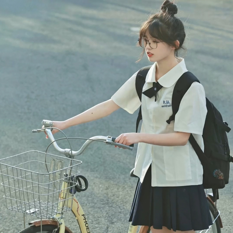Áo sơ mi trắng đồng phục học sinh Thái Lan