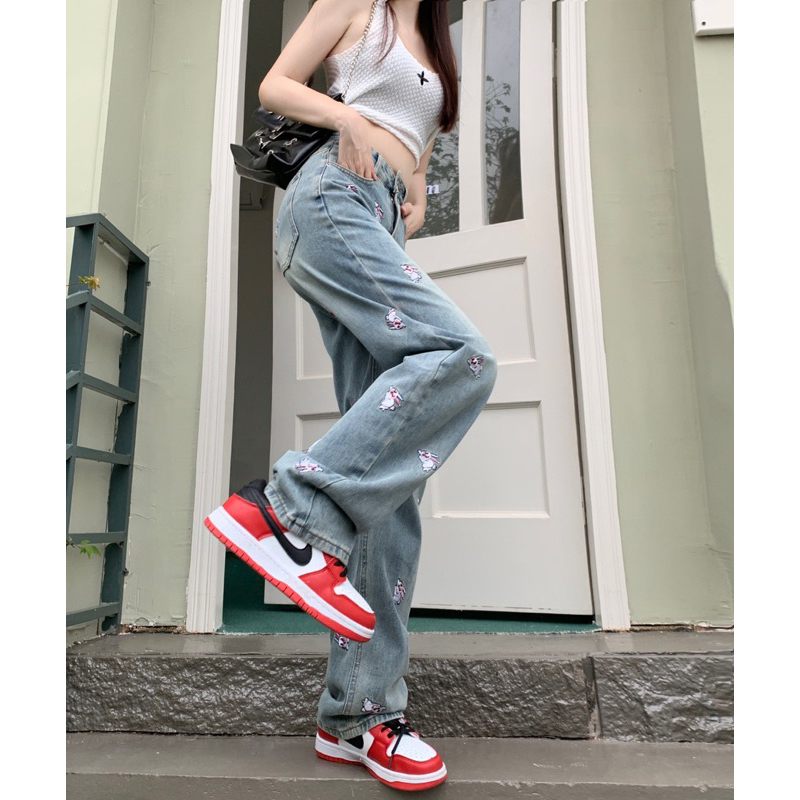 Quần jean thêu hình con thỏ ống rộng lưng cao