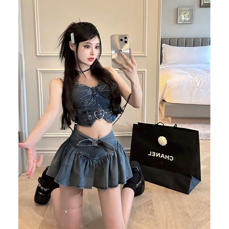 Áo ống croptop + chân váy jean y2k
