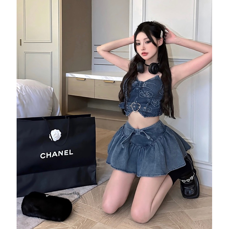 Áo ống croptop + chân váy jean y2k