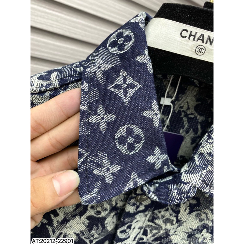 Áo khoác bò Louis Vuiitton màu xanh siêu chất