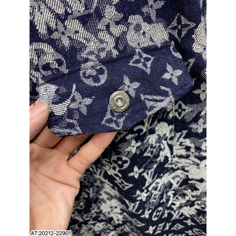 Áo khoác bò Louis Vuiitton màu xanh siêu chất