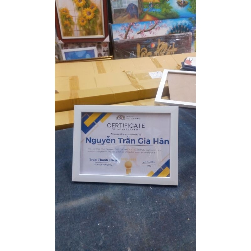 Khung Bằng Khen A4màu trắng,mặt phim nhựa trong suốt