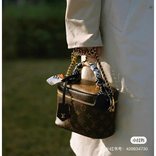 Cốp L V fullbox - 2 box size 19
