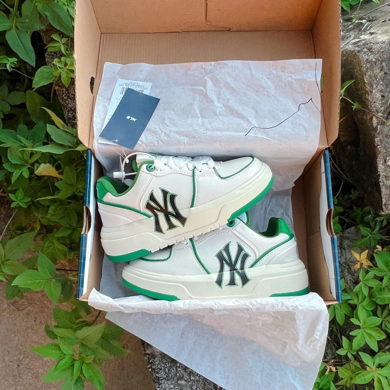 Giày MLB Chunky Liner New York Yankees White Black, Giày Sneaker MLB Chunky NY Đen Hàng Chuẩn Full Box | BigBuy360 - bigbuy360.vn