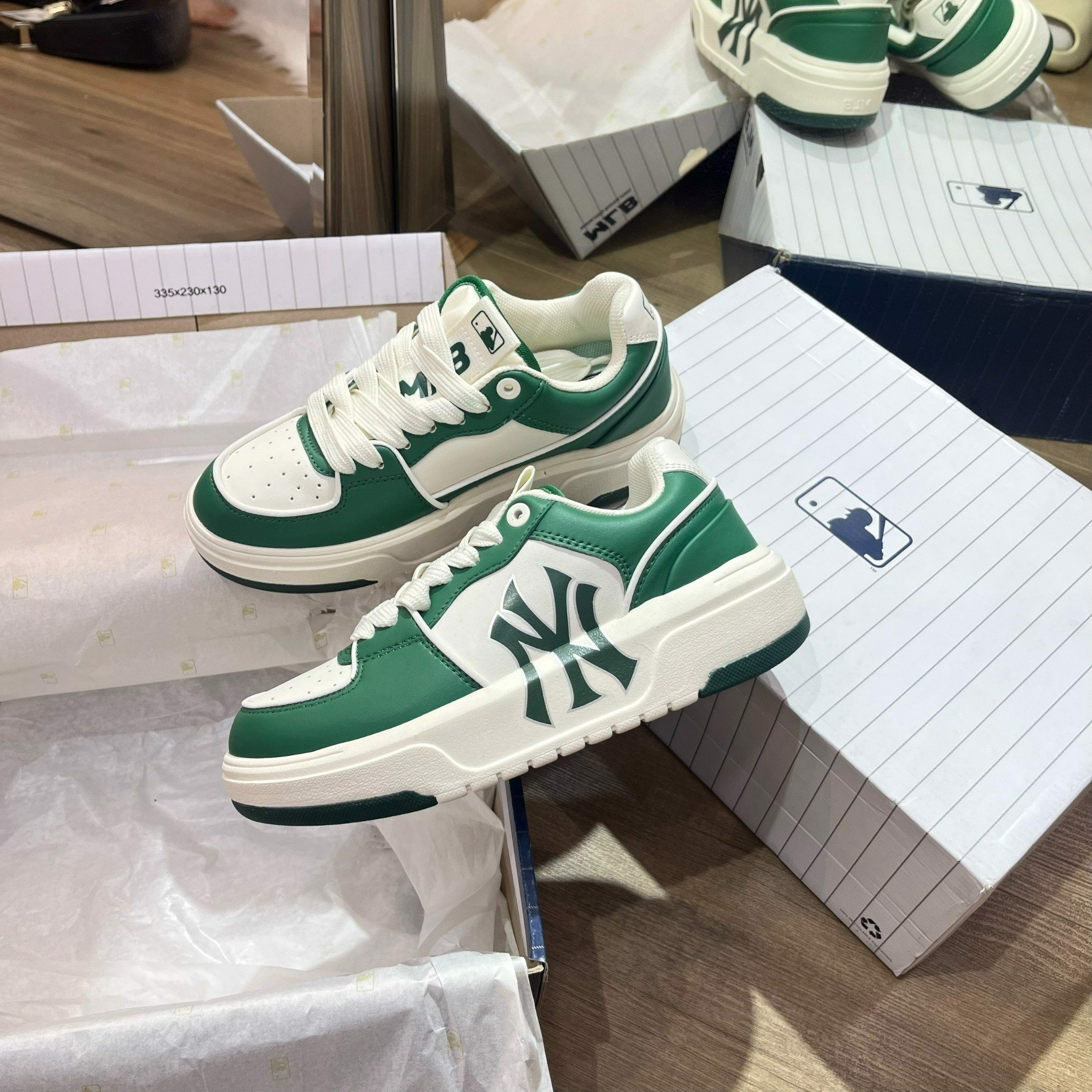 Giày MLB Chunky Liner New York Yankees White Black, Giày Sneaker MLB Chunky NY Đen Hàng Chuẩn Full Box | BigBuy360 - bigbuy360.vn