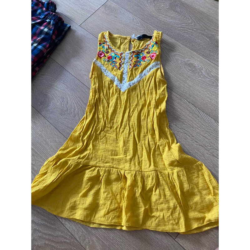 Váy bé gái 5tuổi cao 100cm Trở xuống - Thanh lý đã sử dụng