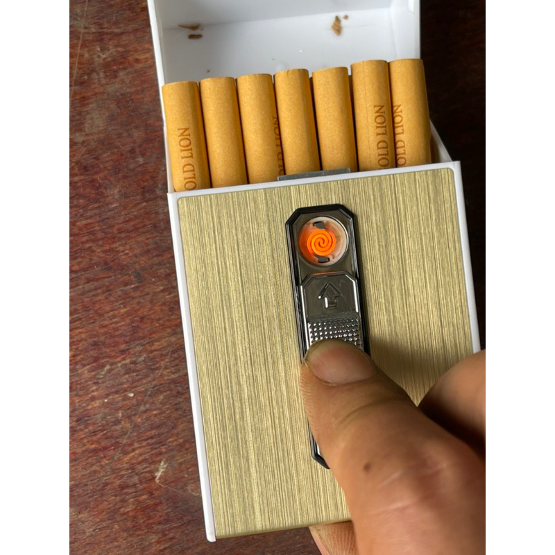 Hộp đựng thuốc 20 điếu, có bật lửa điện