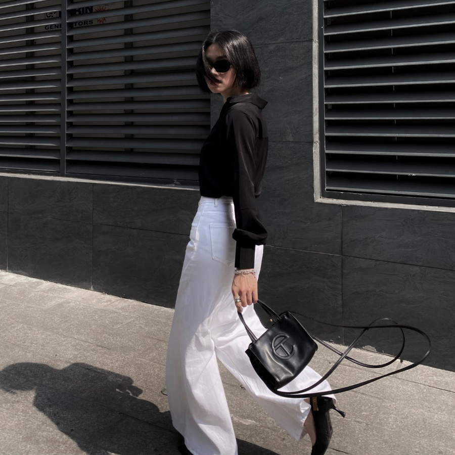 Meline Shirt - Áo sơ mi cổ V hiện đại, vải lụa mango màu trắng và đen