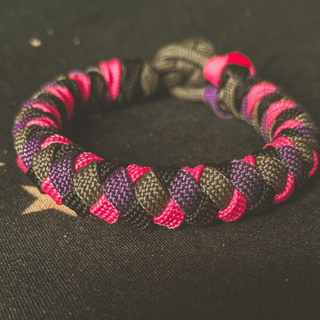 Vòng tay paracord 4 strand braid Tím - hồng - đen