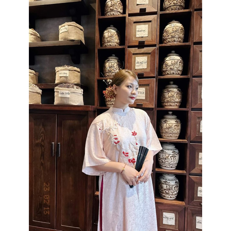 💐 Áo dài cách tân gấm xuông, hoạ tiết thêu nổi cao cấp🌷
