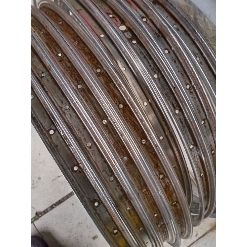 vành niềng inox 26x13/8(660) xe đạp nhật cắn móp nhẹ