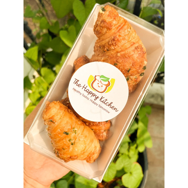 Croissant chấm sốt phô mai/ trứng muối