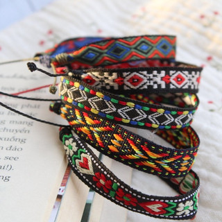 Vòng tay boho họa tiết thổ cẩm dạng cột dây sáp chống nước Cú Mèo Du Mục.