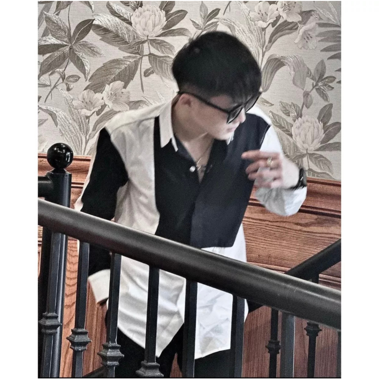 Áo Sơ Mi Phối Đen Trắng Dài Tay Cổ Cứng Vải Cotton Lụa Cao Cấp | BigBuy360 - bigbuy360.vn