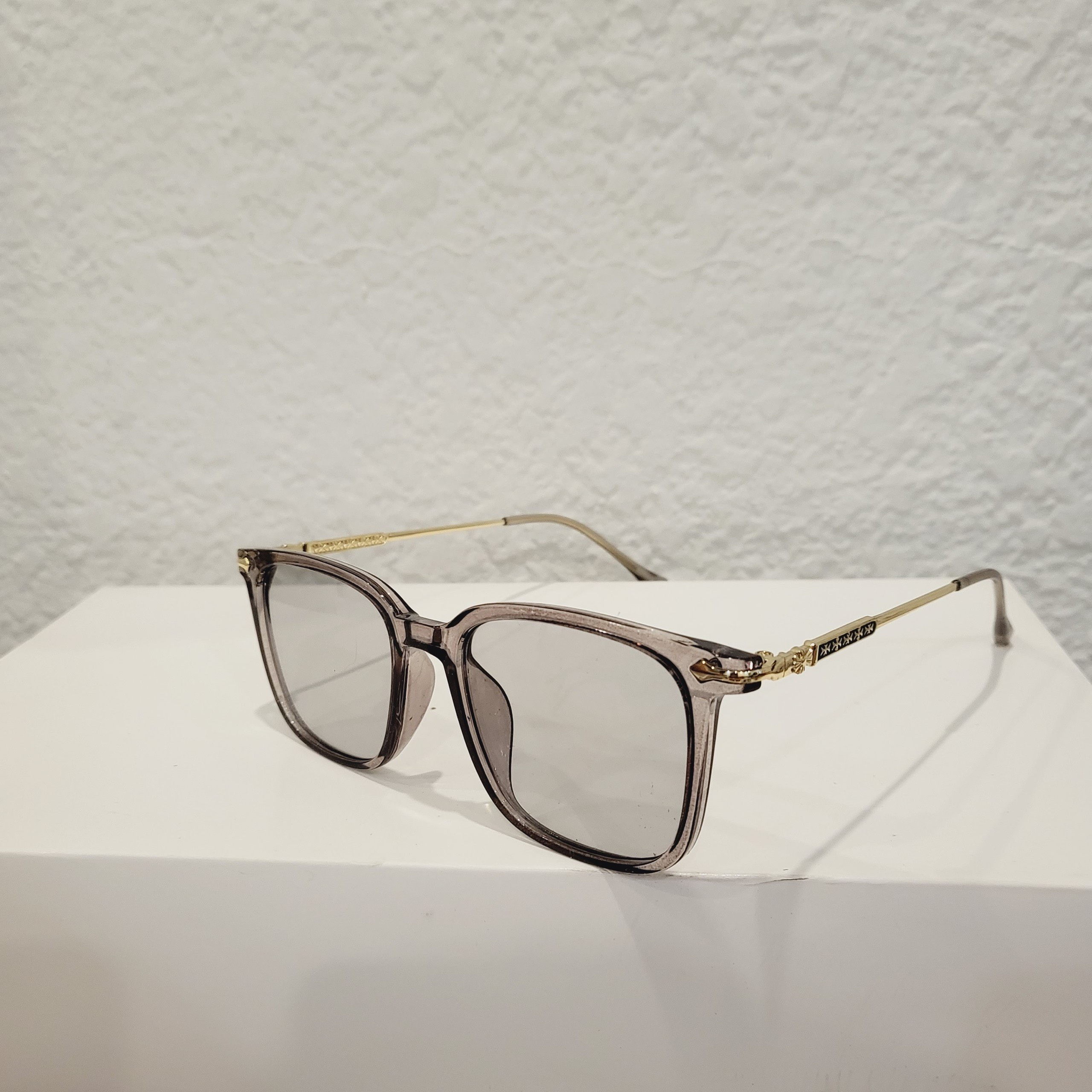 Gọng kính cận nam nữ Chrome Hearts.Kính mắt thời trang Japan cao cấp tặng kèm hộp và khăn lau bảo hành 3 tháng