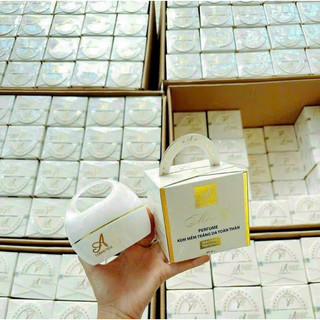 Kem body mềm nước hoa 2023