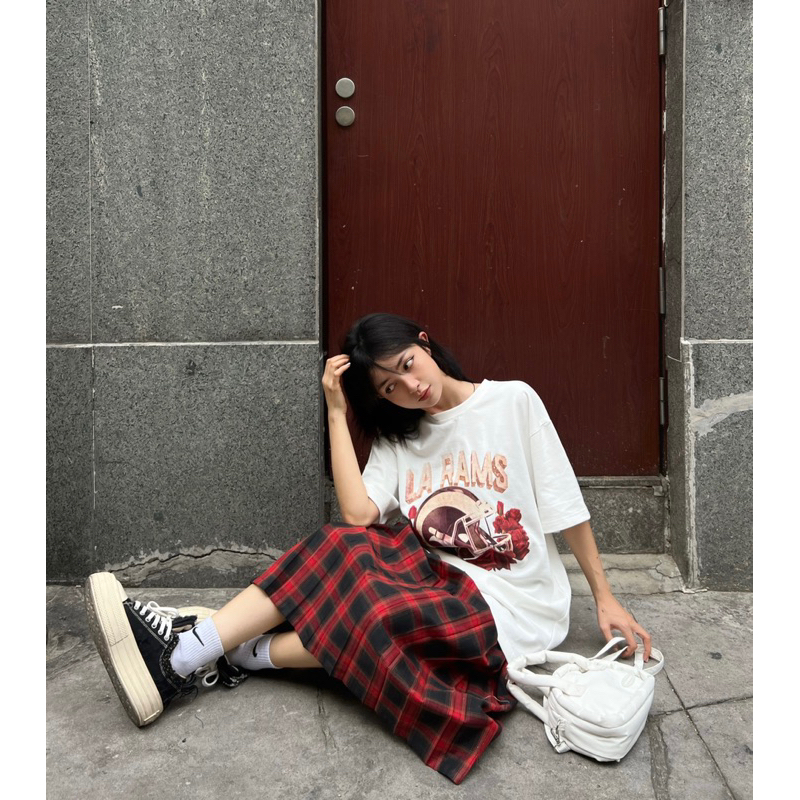 Áo thun phom rộng đen in trame hình cổ điển LARAMS TRẮNG 08 SXINVASION