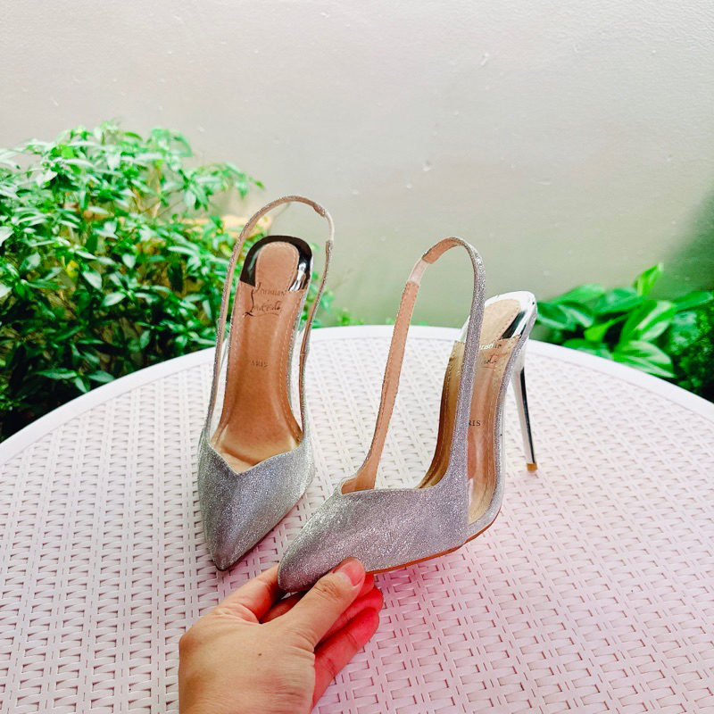 Sandal mũi nhọn nhũ bạc cao 10-11 phân