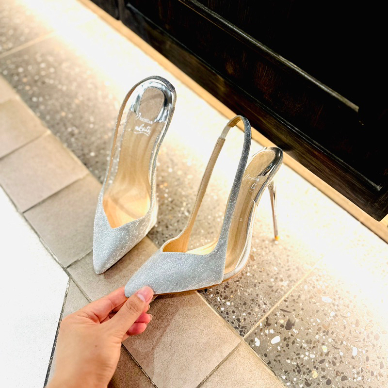 Sandal mũi nhọn nhũ bạc cao 10-11 phân