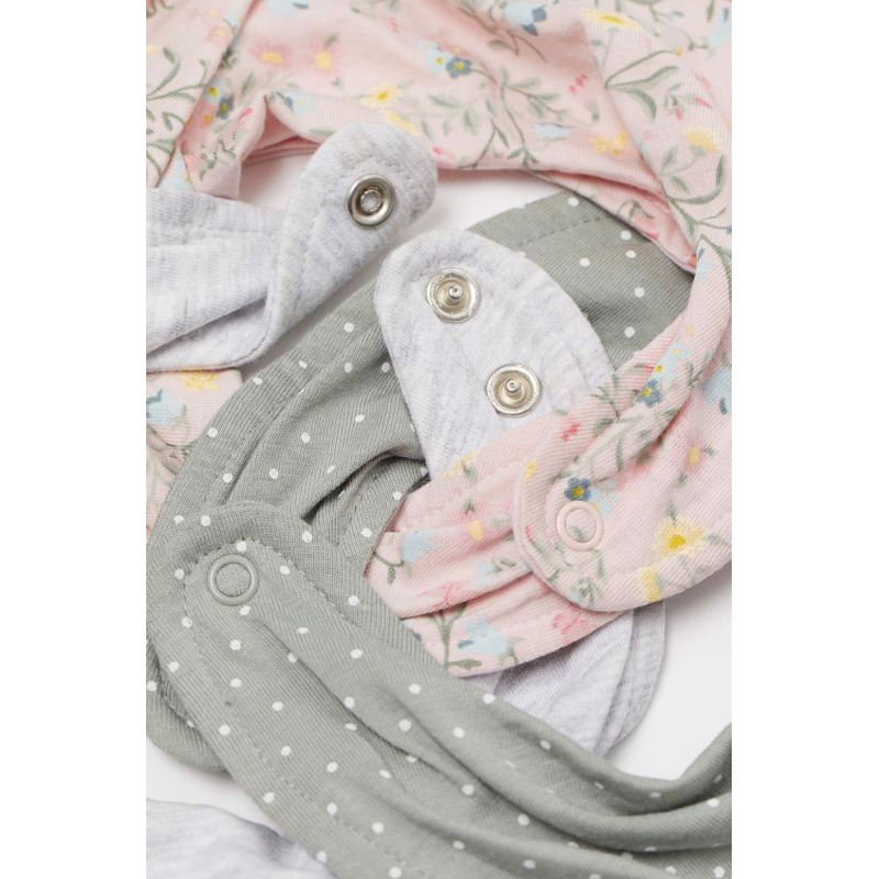 Yếm hm bé trai gái auth