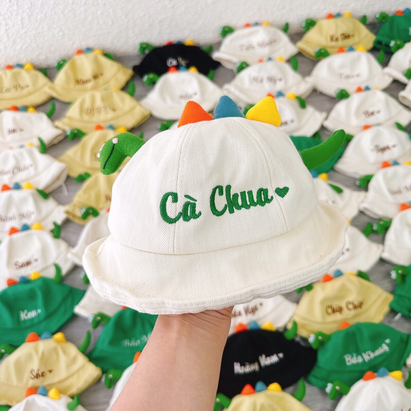 Mũ khủng long thêu tên