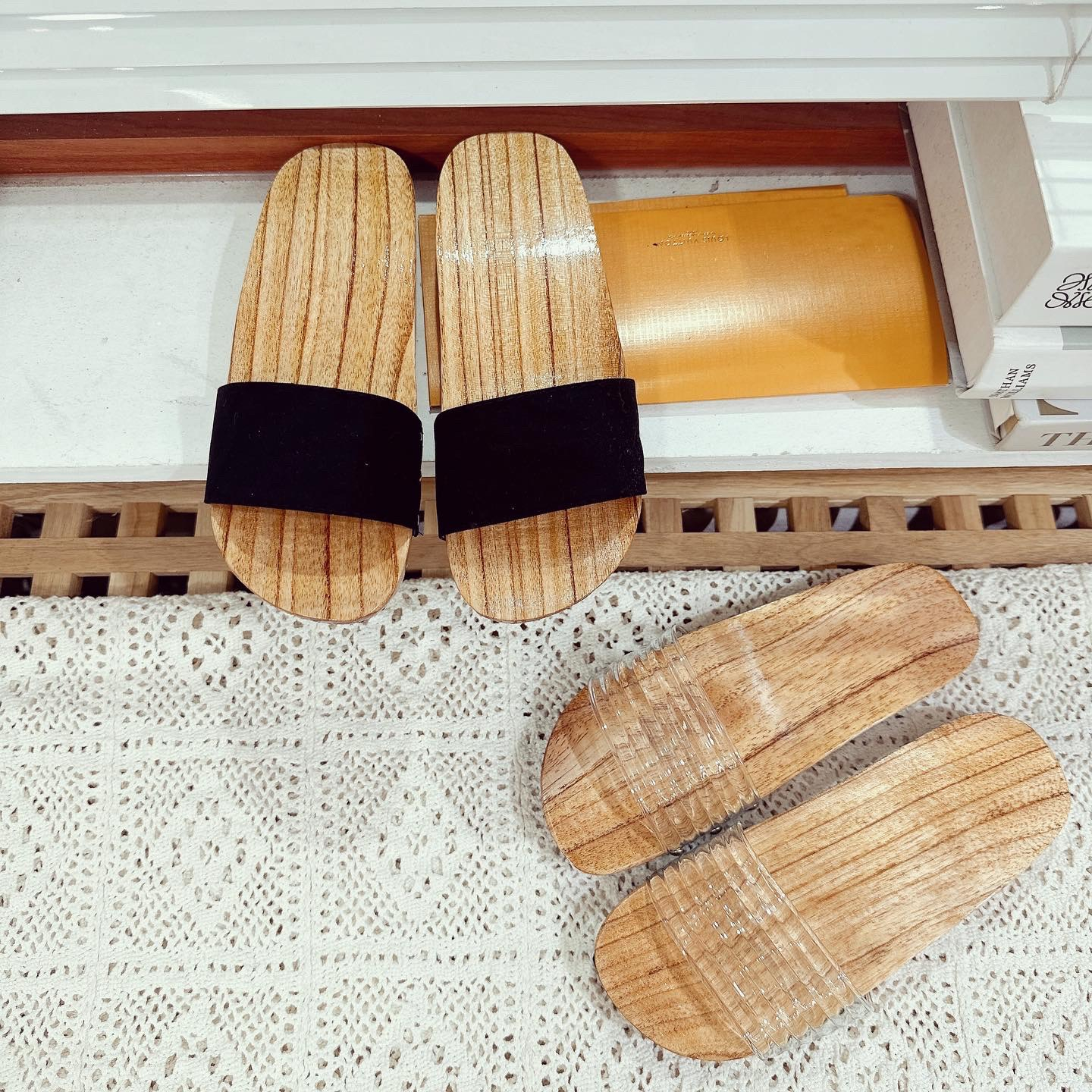Guốc gỗ truyền thống chất mộc thiên nhiên 100%