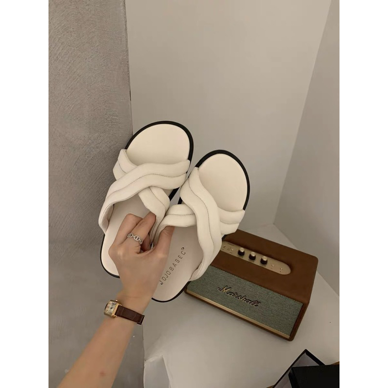 GL_A6_0303 dép quai chéo