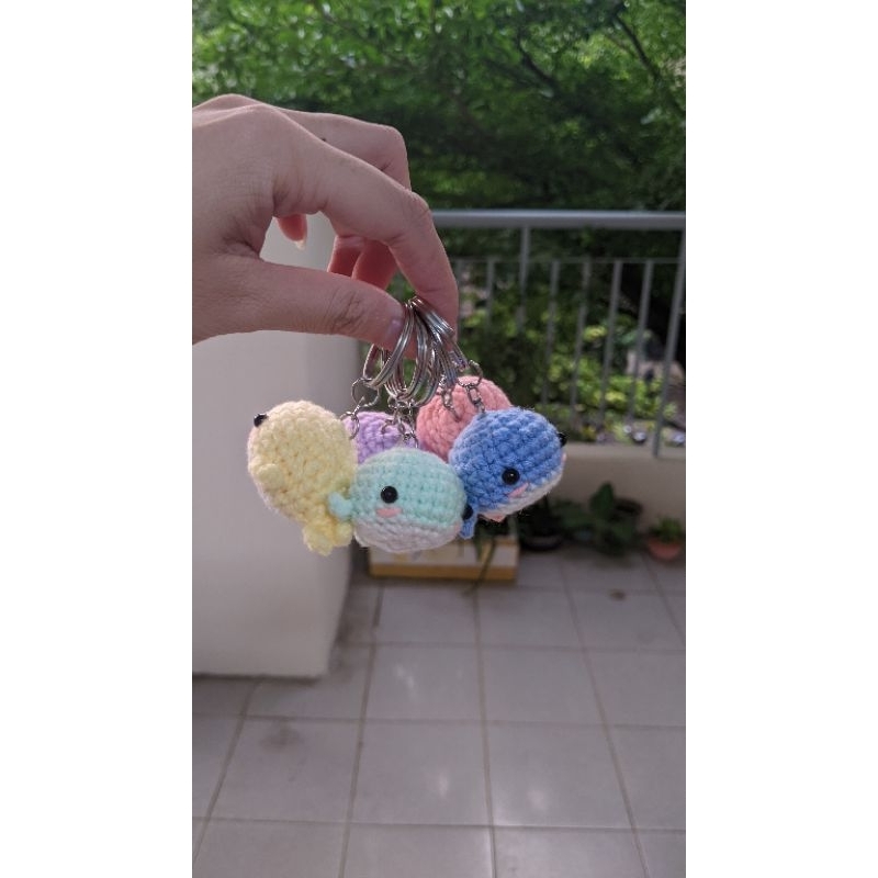 Móc khoá cá voi bằng len