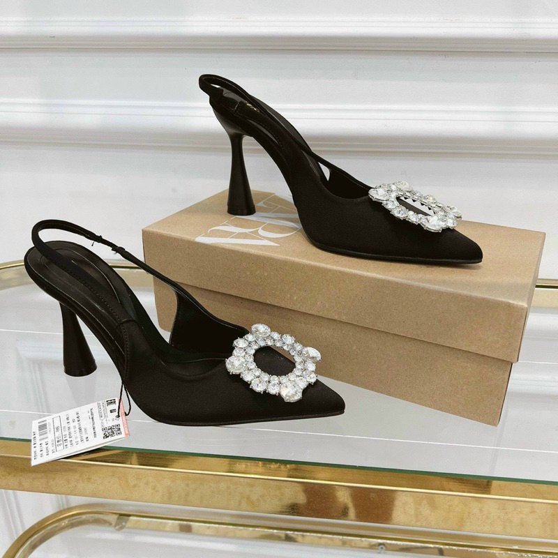 Sandan bít mũi Zara hàng xuất dư, khuy đá sáng, gót 9f. Fullbox tag mac đầy đủ