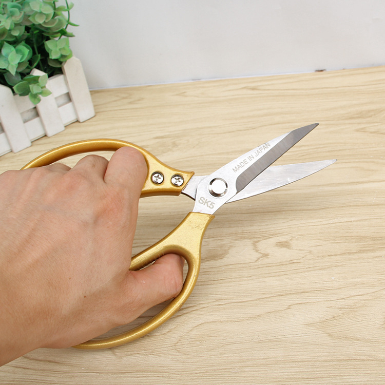 Kéo Nhật làm bếp chất liệu thép SK5 cán vàng siêu sắc chuyên cắt thịt gà - GD004