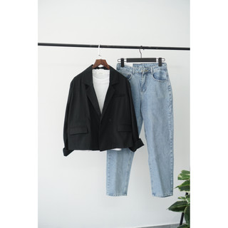 Blazer Form Ngắn Đen Trơn 062