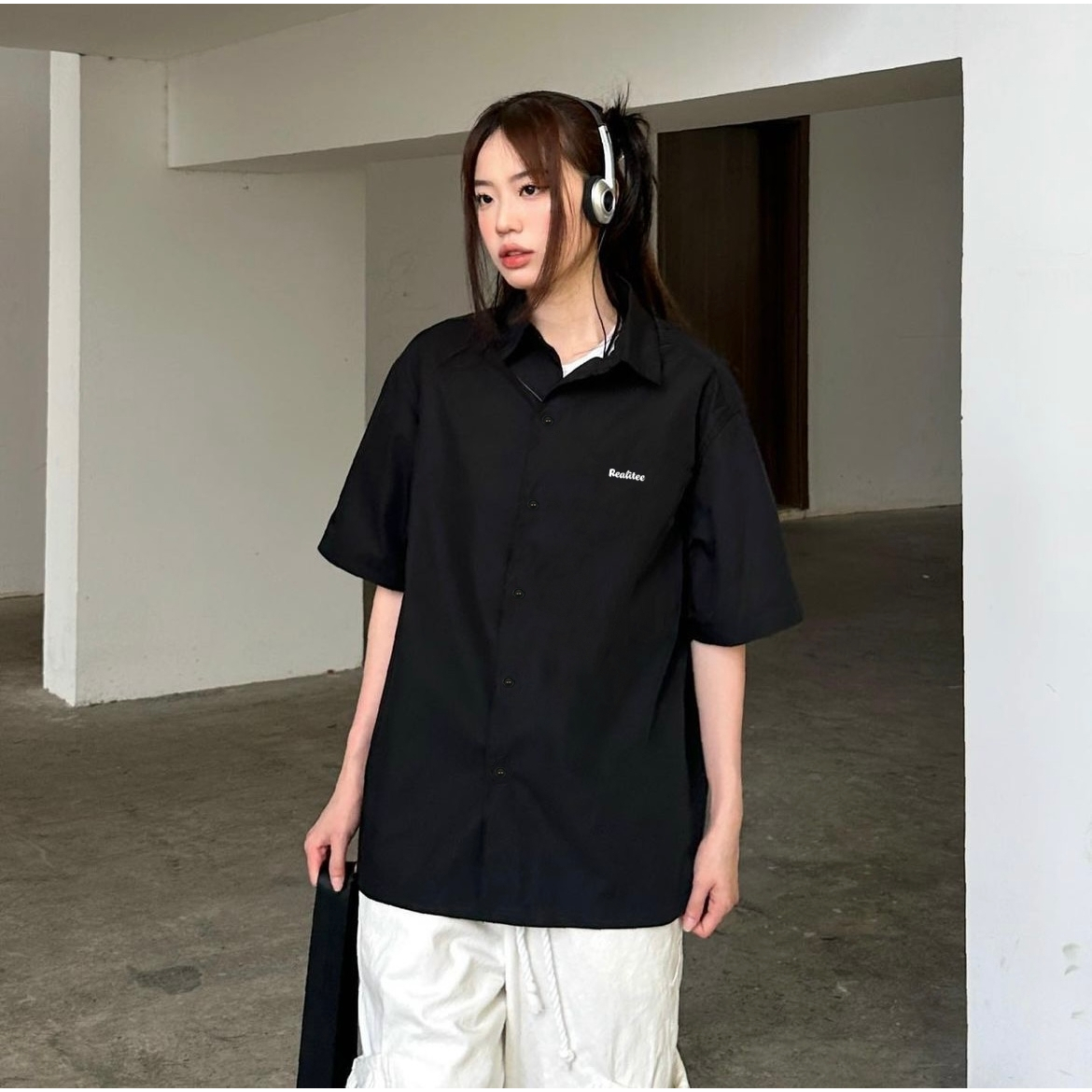 Áo Sơ Mi Ngắn Tay Dáng Rộng Basic/REALITEE BASIC T-SHIRT | BigBuy360 - bigbuy360.vn