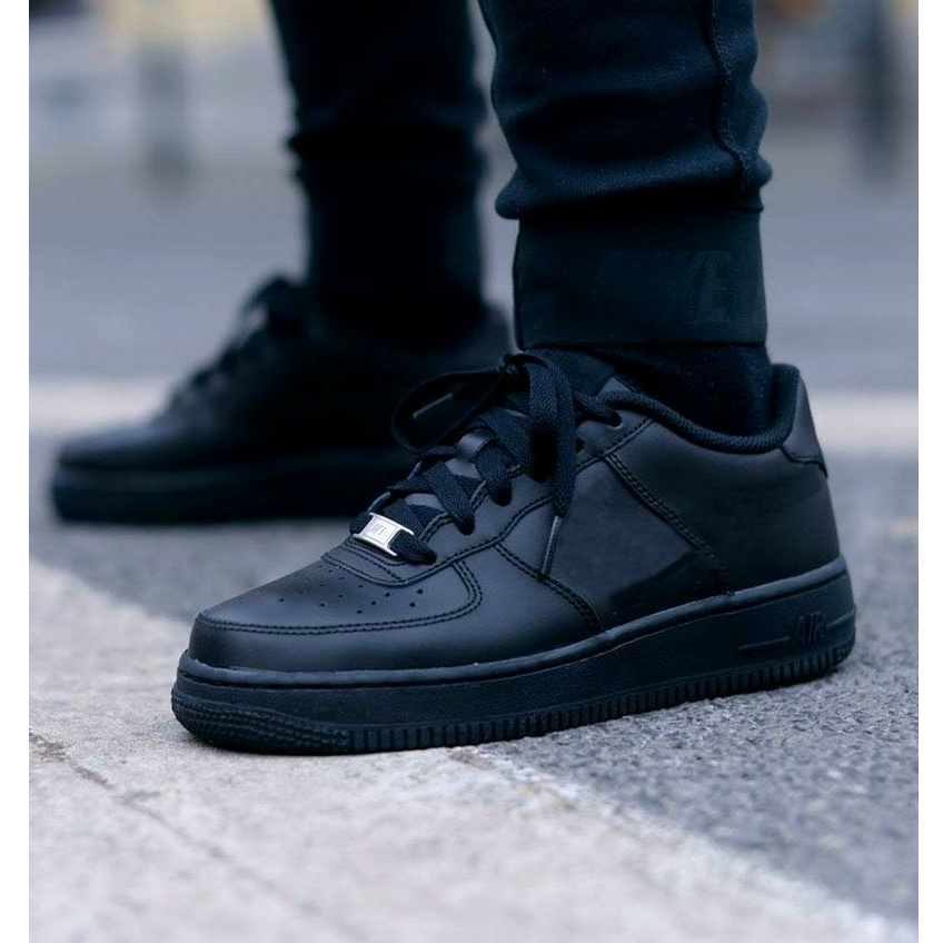 Giày thể thao màu đen đế đen basic nam nữ thời trang, giày sneaker đế cao (979 ĐEN)