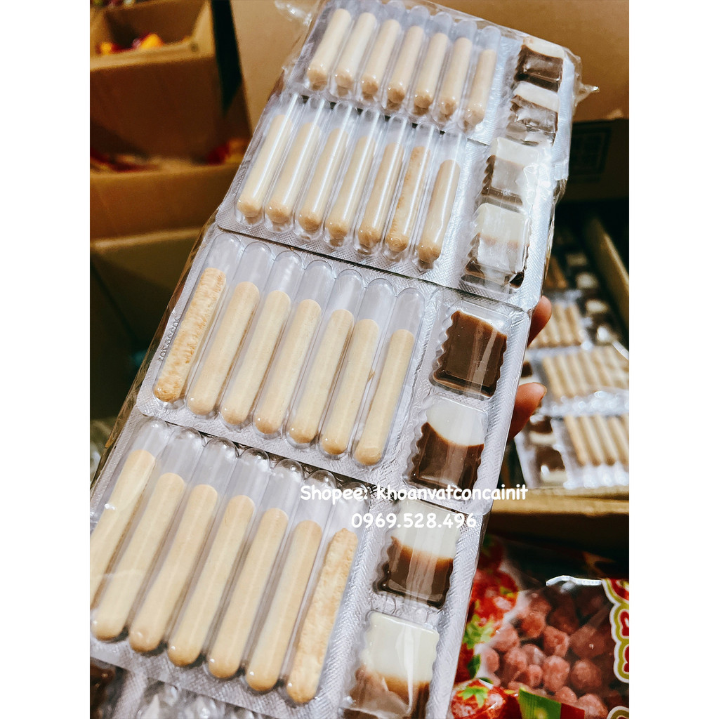 Bánh quy que chấm socola thơm ngon 30 vỉ