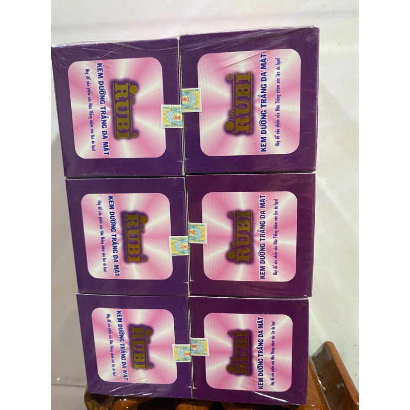 6 hủ kem  Rubi trắng da mặt