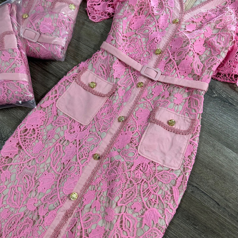 Đầm ren kèm đai brand nổi tiếng