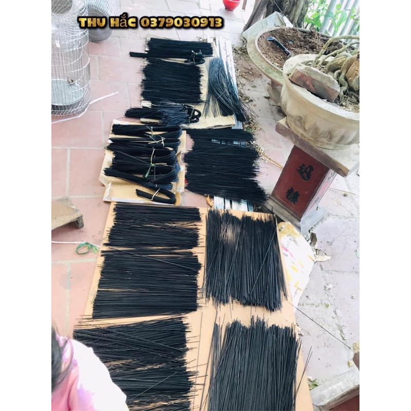 Nan đen k mấu để ráp lồng vuông combo 100 nan.dài từ 40-45cm k có mấu. có 1.6 1.8 2.0 va 2,2li.