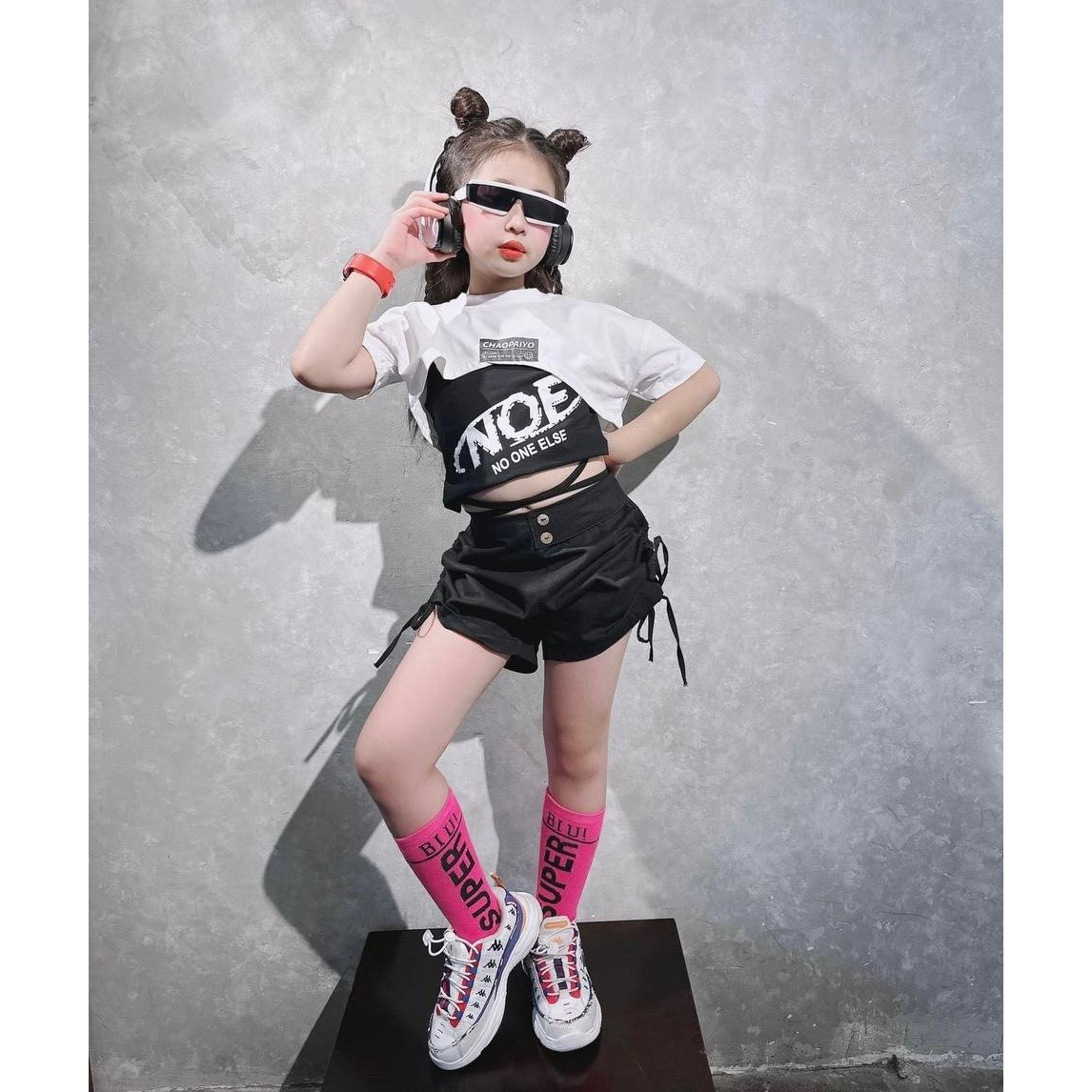 Đồ Nhảy Hiphop 3 Chi Tiết áo croptop cutout ngoài Kết Hợp Quần Short Kaki Dây Rút Phong Cách Hip Hop Thời Trang Hiện Đ