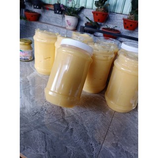Sữa ong chúa tươi 2 hũ 1 kg của trại nuôi ong gia đình.