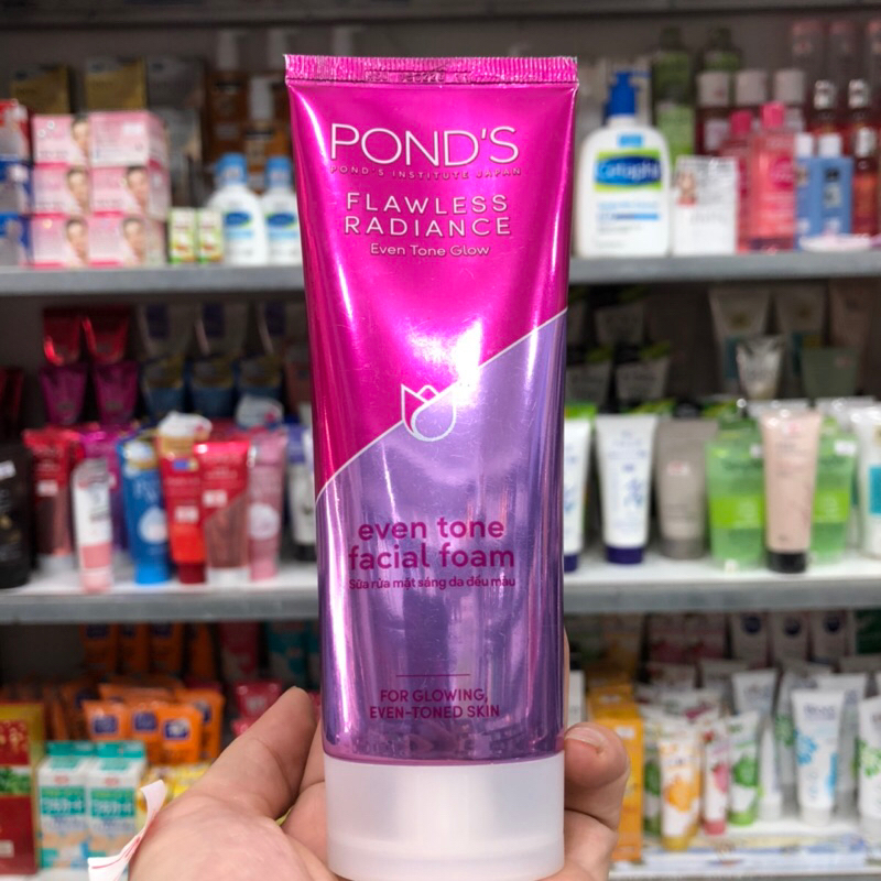 Sữa Rửa Mặt Sáng Da Pond's Flawless Radiance 100g