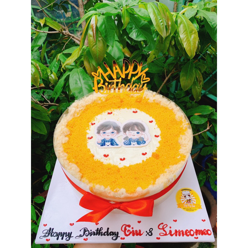 Bánh bông lan trứng muối sinh nhật