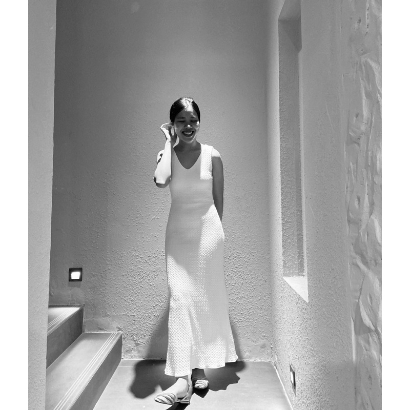 SOMÉ. Đầm kem đuôi cá phong cách thanh lịch nhẹ nhàng