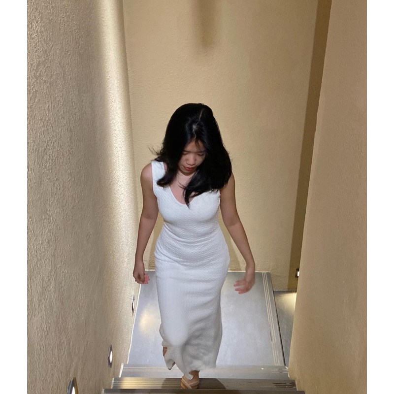 SOMÉ. Đầm kem đuôi cá phong cách thanh lịch nhẹ nhàng