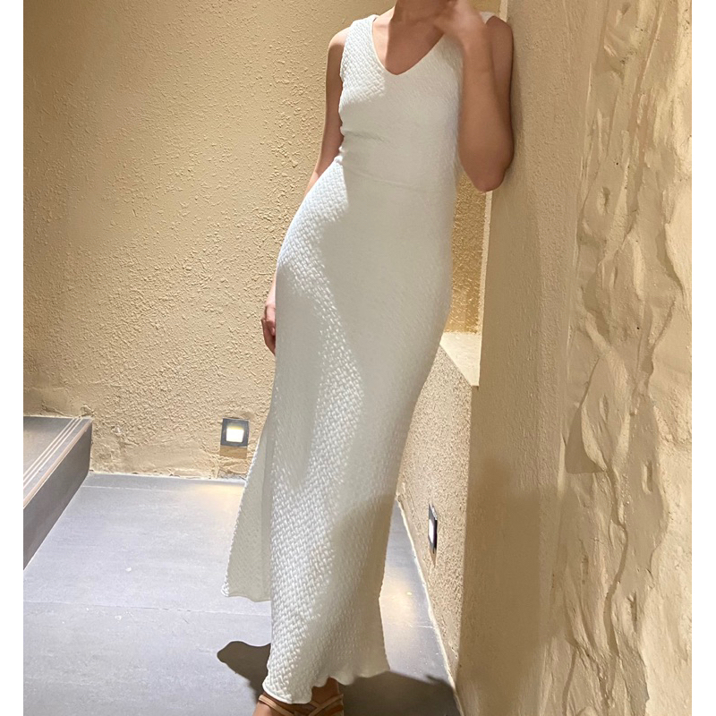 SOMÉ. Đầm kem đuôi cá phong cách thanh lịch nhẹ nhàng