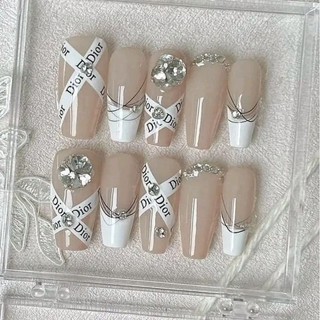 Nail box móng thiết kế đính đá sang trọng
