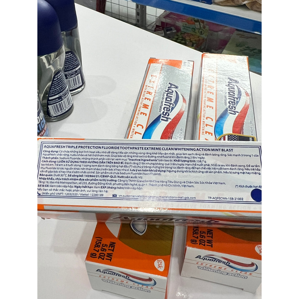 Kem Đánh Răng Aquafresh Extreme Clean Whitening action 158.7gr hàng nhập khẩu chính hãng